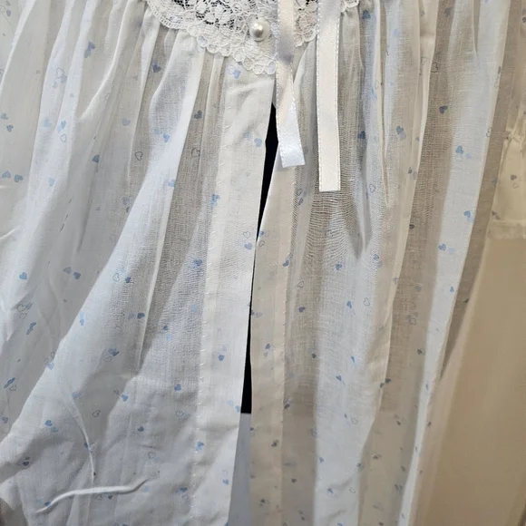 Beth Michaels size medium robe light weight - Picture 4 of 11